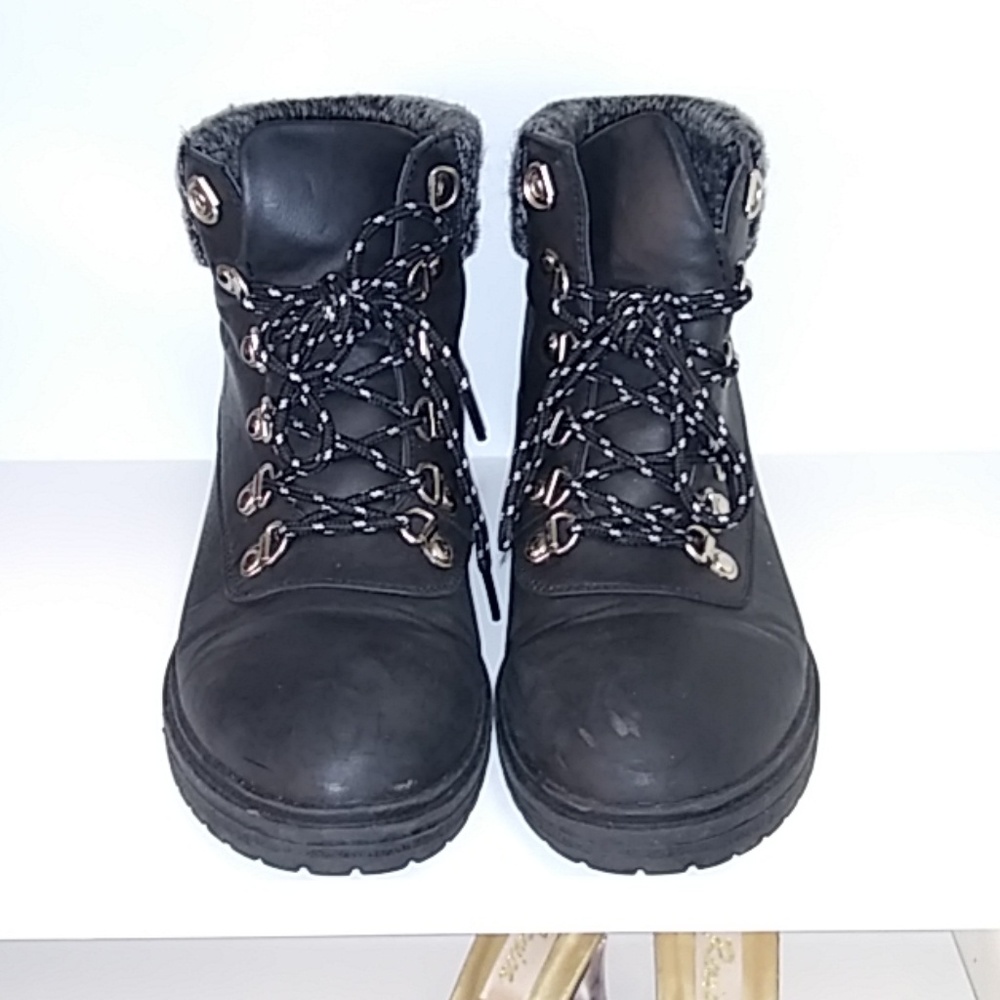 Boots - Picture 2 of 3